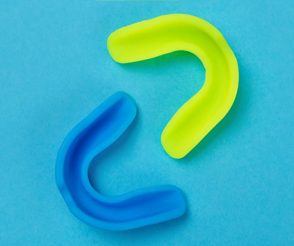 青と黄色のマウスガード